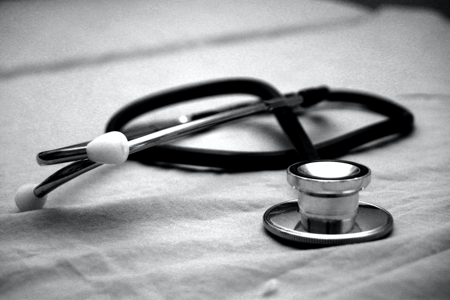 Más de 350 profesionales vinculados a la Sanidad plantean "una refundación del Sistema Nacional de Salud"